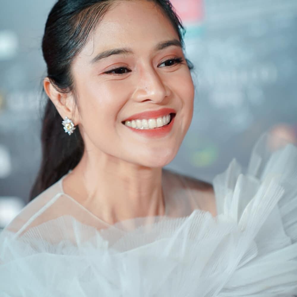 Dian Sastro, Berpose Dengan Yoona SNSD Hingga Make Up Sendiri Di Ajang IFFAM 2019