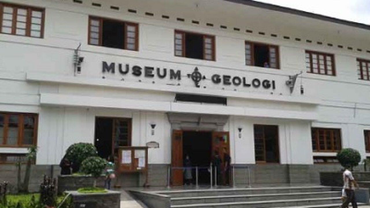 ACARA KELUARGA KEMANA NIH TAHUN BARUAN NANTI GAESS ????