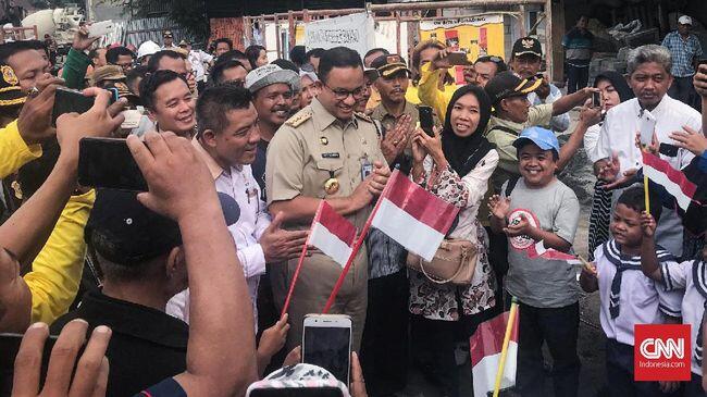 Anies Beri Penghargaan Adikarya Wisata ke Diskotek Colosseum