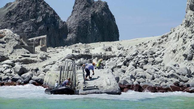 Tim Penyelamat Temukan 6 Korban Tewas Letusan Gunung Di Selandia Baru