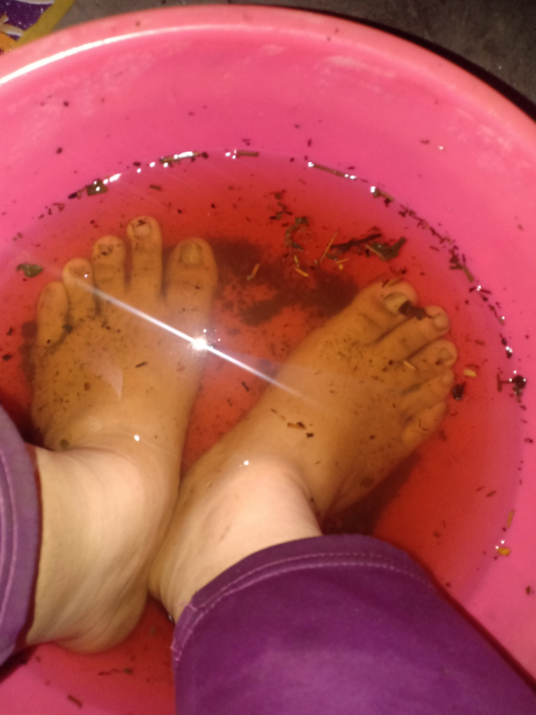 Kaki dan Tubuh Pegal-Pegal? Berikut Tips yang Aman dan Mudah Dilakukan di Rumah
