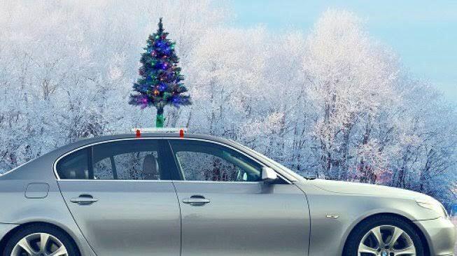 Car Christmas Tree, Penemuan Unik Membuat Pohon Natal Mini Diatas Mobil