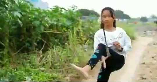 Video Gadis Main Golok Skill Dewa, Viral dan Membuat Tercengang!
