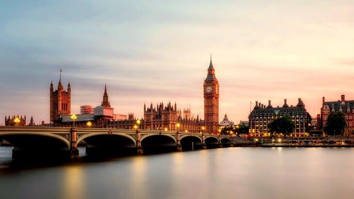 Menikmati Suasana London Di Cirebon 