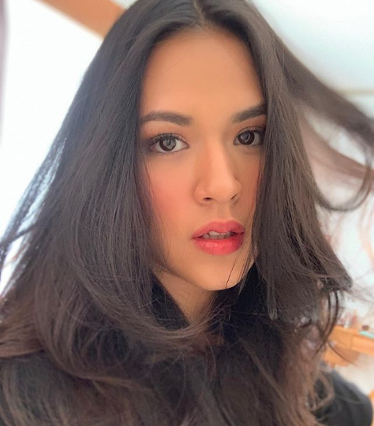 Rambut Tergerai Indah Ini Dia Foto Cantik Raisa Dengan Rambutnya Kaskus