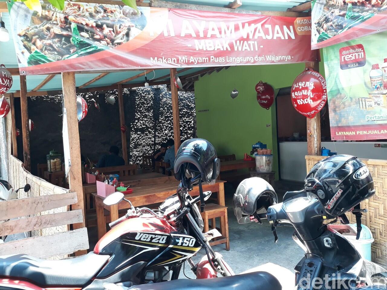 Mantap Jiwa, Pedagang Mie Ayam Ini Begitu Kreatif, Membuat Nafsu Makan Bertambah