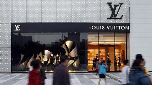 Louis Vuitton (LV), Simbol Kemewahan dan Lifestyle