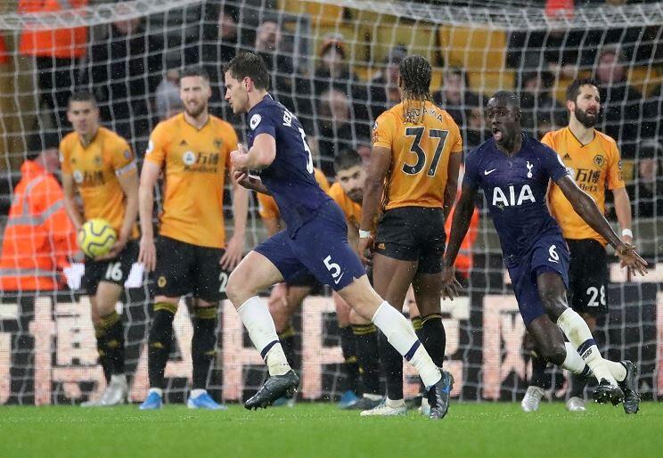 Wolves ditumbangkan di Kandangnya sendiri