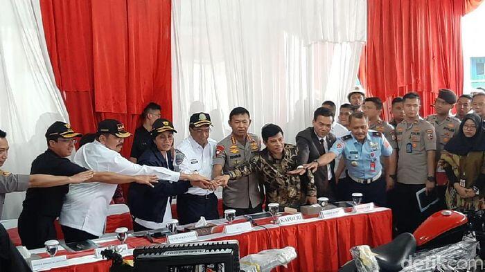 Lagi, Menkeu Bongkar Penyelundupan Moge dan Mobil Mewah