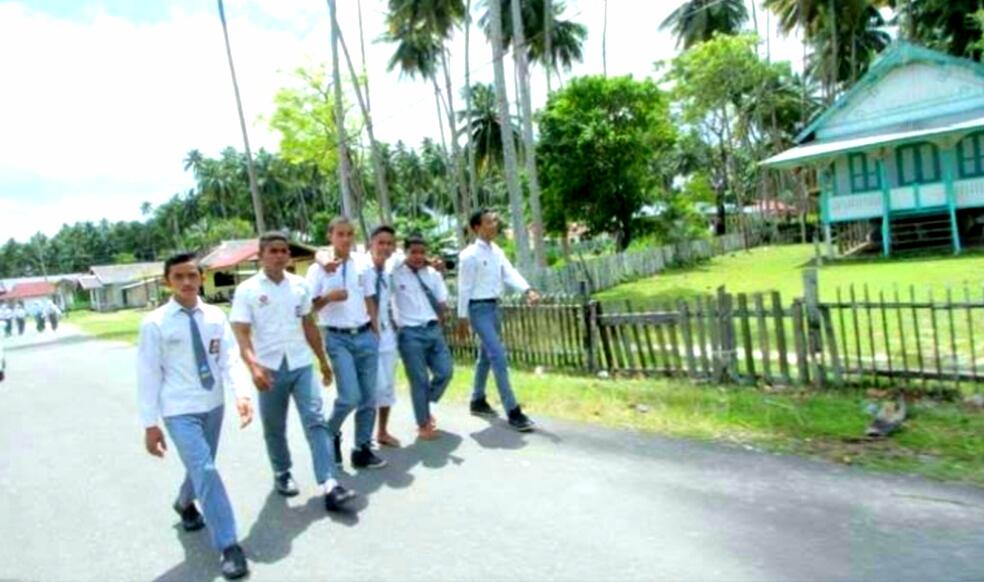 Nostalgia Era 2000an : Suka Duka Jadi Anak Band Jaman Sekolah.