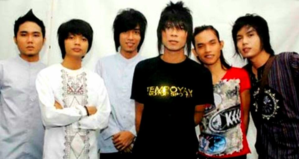 Nostalgia Era 2000an : Suka Duka Jadi Anak Band Jaman Sekolah.