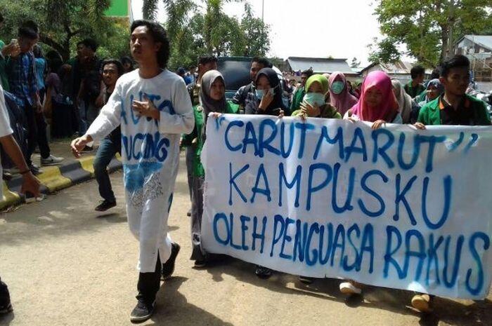 Kampus dan Rumah Sakit, Tempat yang Seharusnya Bebas dari Biaya Parkir