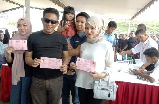 Cantiknya Nasa Barcelona Marhaenis, Putri dari Wabup Blitar dan Anggota DPRD Termuda
