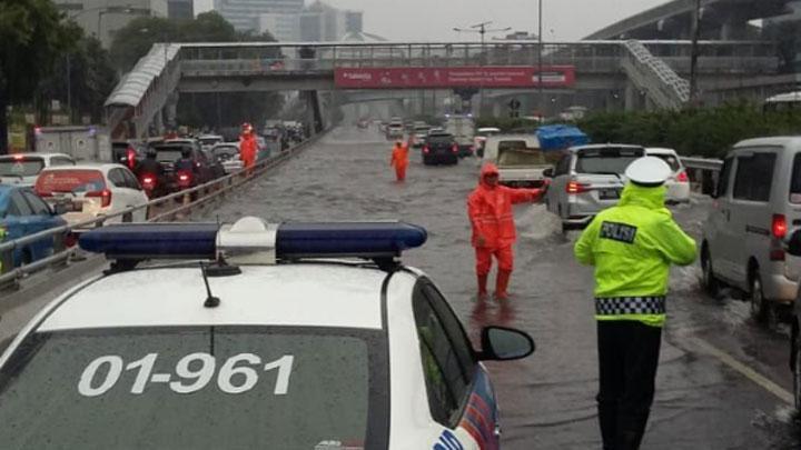 Jakarta Banjir, Jokowi Sebut Sedang Selesaikan 2 Waduk di Bogor