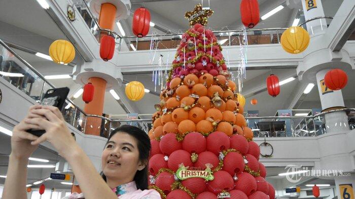 Pemprov DKI Pajang Pohon Natal 10 Meter dan Paduan Suara di 11 Titik Ibu Kota