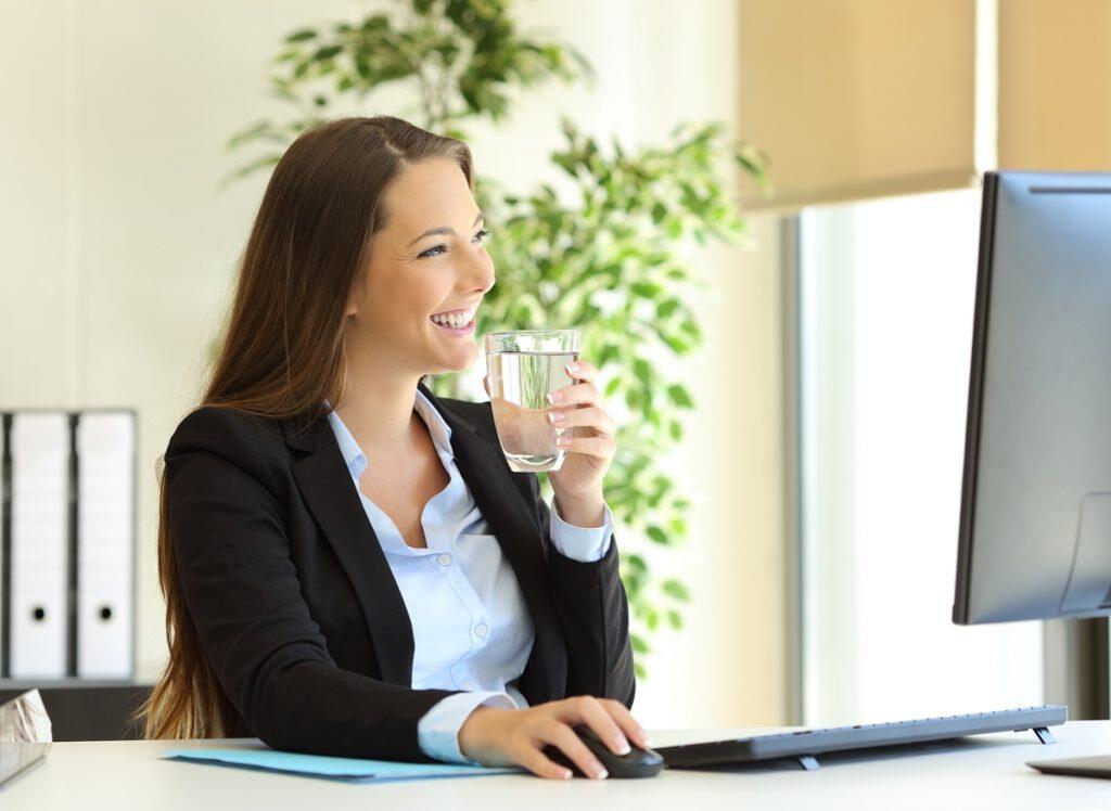 Duduk Seharian di Kantor? 5 Tips Buat Jaga Kesehatan Kamu Agar Tetap Fit!