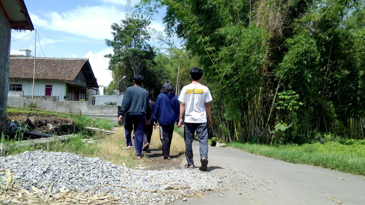 Di Balik Bukit Batu