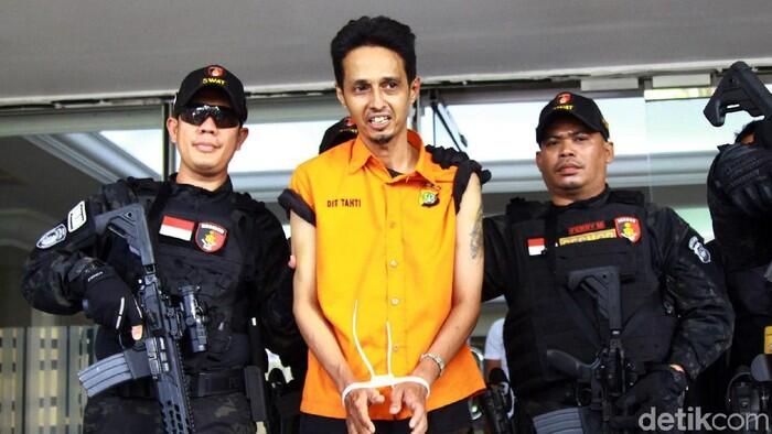 Mengejutkan, Ada Tato Perempuan Tanpa Busana di Lengan Habib Husein Alatas