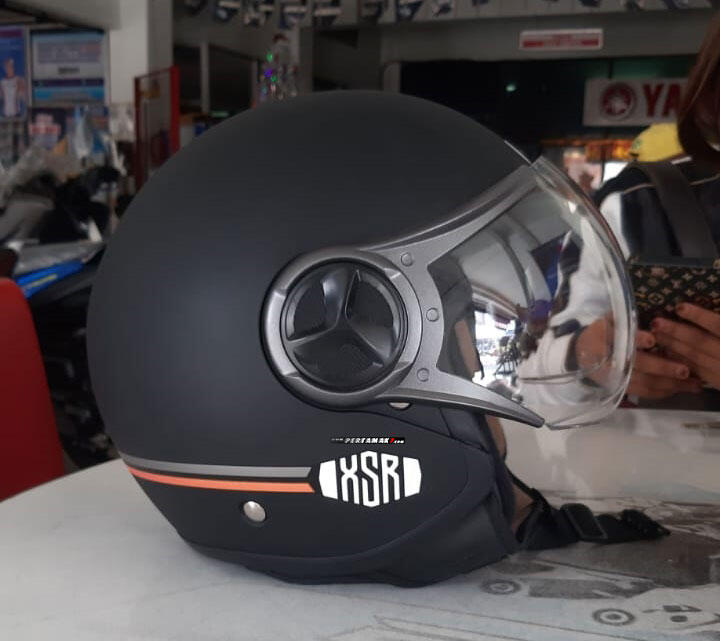 Bonus Helm Yamaha XSR155 Kenapa Bentuknya Begini, Feminim Banget Ya?