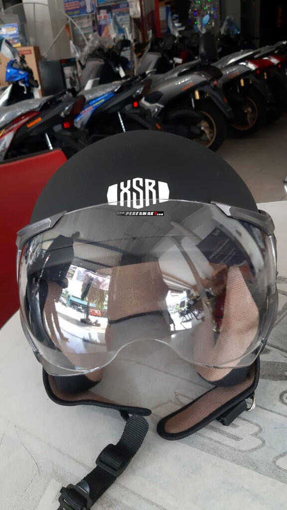 Bonus Helm Yamaha XSR155 Kenapa Bentuknya Begini, Feminim Banget Ya?