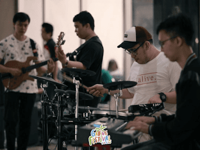 Asyiknya Kulineran di Gading Festival, Ada Spot Selfie Instagramable di Tepi Danau