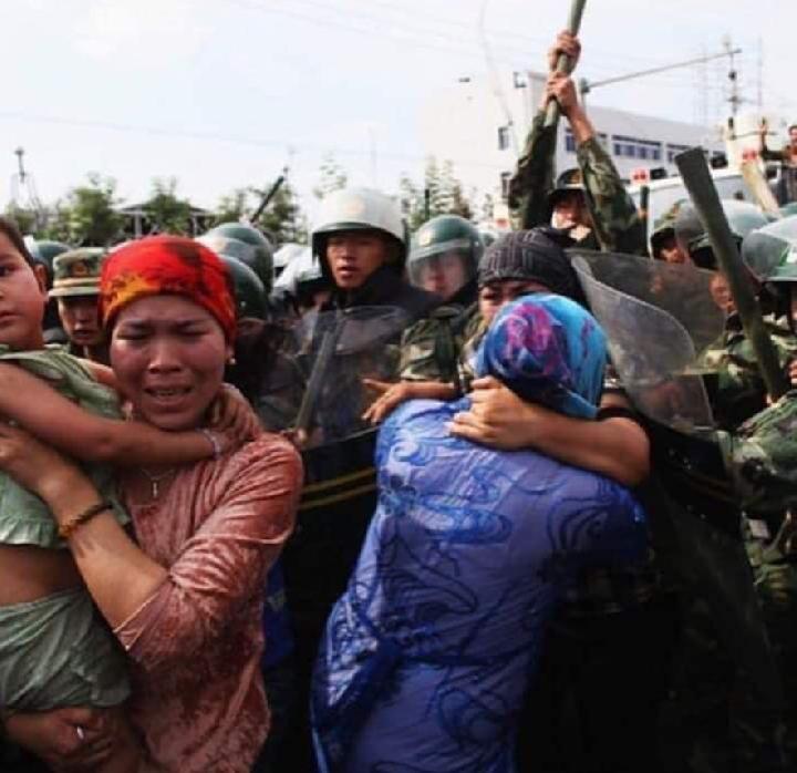 Benarkah Ini Foto-foto Perlakuan Pemerintah Cina di Kamp Muslim Uighur?