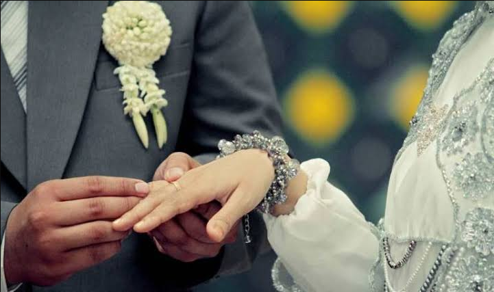 Gadis Masih 12 Tahun Kawin Lari Dinafkahi Dengan Bermain Game Online