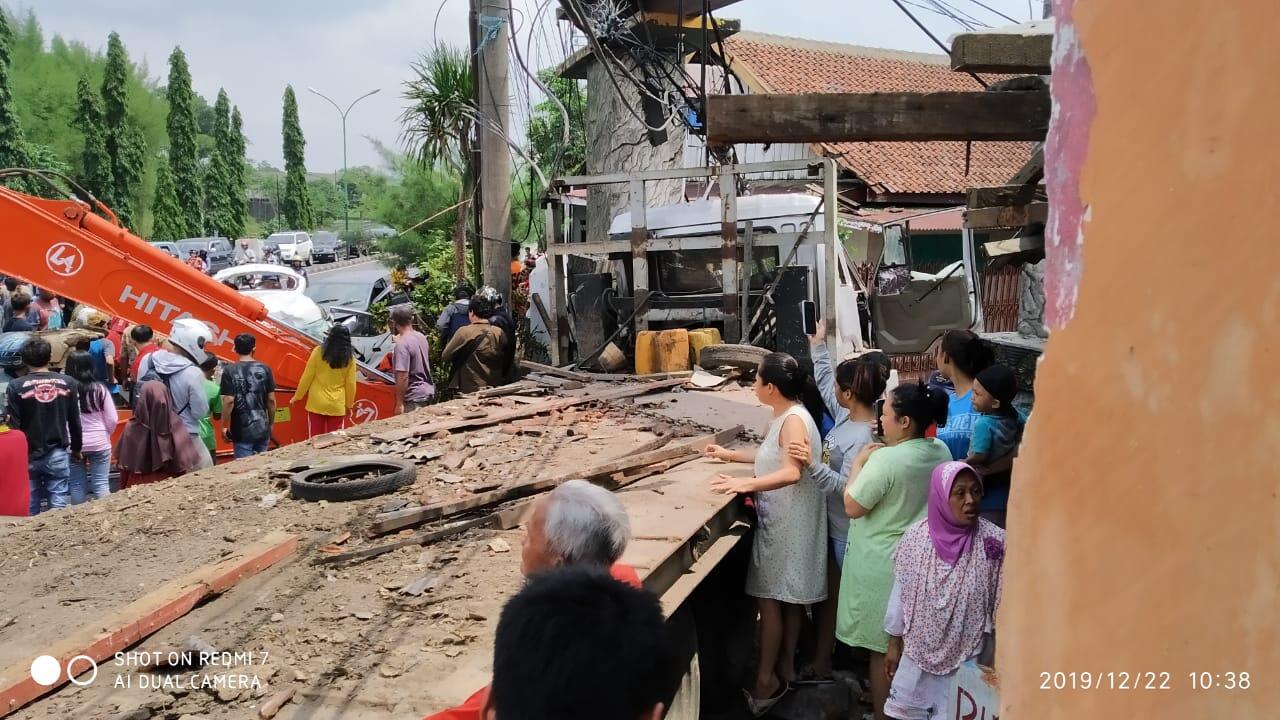 Kecelakaan Menyeramkan di Jalan Raya Purwodadi Pasuruan