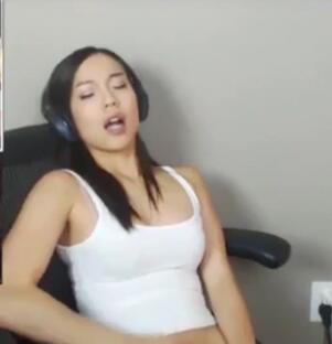 7 Cara Mencapai Multiorgasme