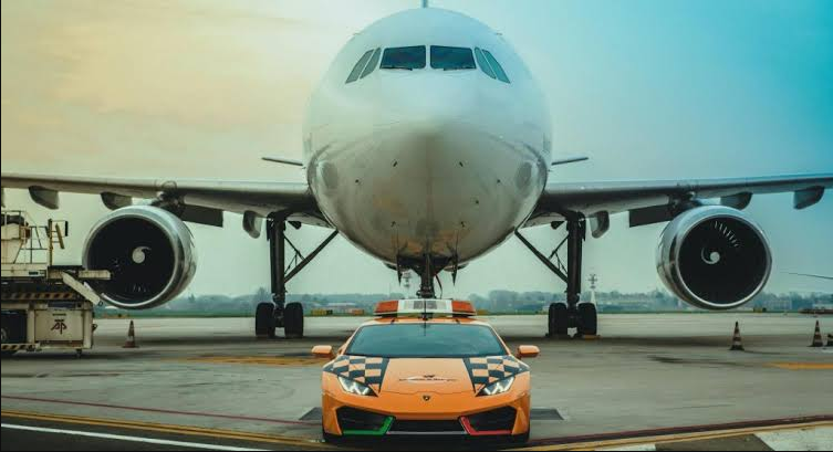 Sudah Biasa, Lamborghini Di Italia Menjadi Mobil Operasional Bandara