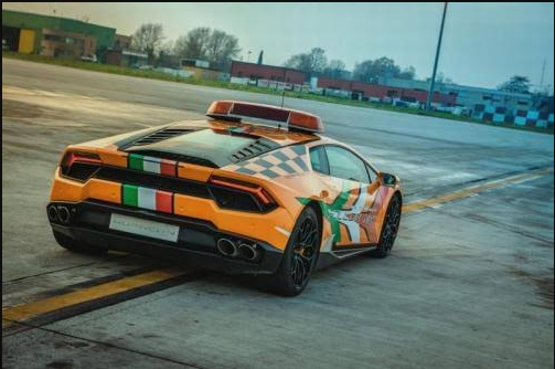 Sudah Biasa, Lamborghini Di Italia Menjadi Mobil Operasional Bandara