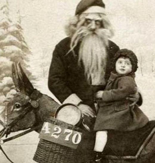 Potret Foto Santa Claus yang 'Tidak Biasa'