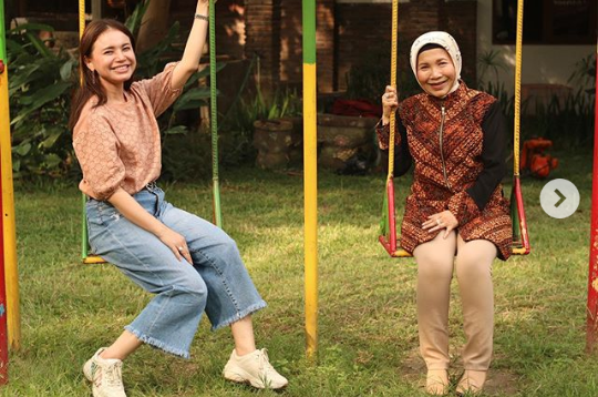Intip Ungkapan Cinta 8 Seleb Ini Untuk Ibunya Dihari Ibu.