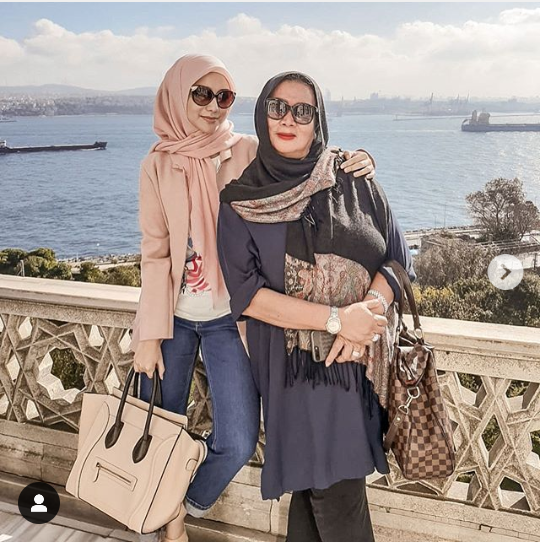 Intip Ungkapan Cinta 8 Seleb Ini Untuk Ibunya Dihari Ibu.
