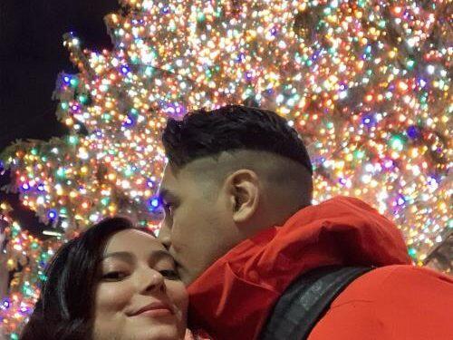 Ciuman Mesra Asmirandah dan Jonas Rivanno Rayakan Natal di Amerika Serikat