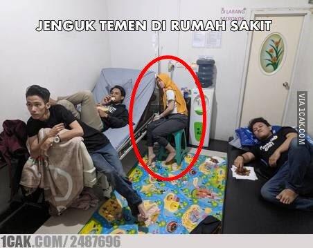 Deretan Meme dan Potret Nyeleneh Jenguk Teman Sakit, Bikin Ngakak!
