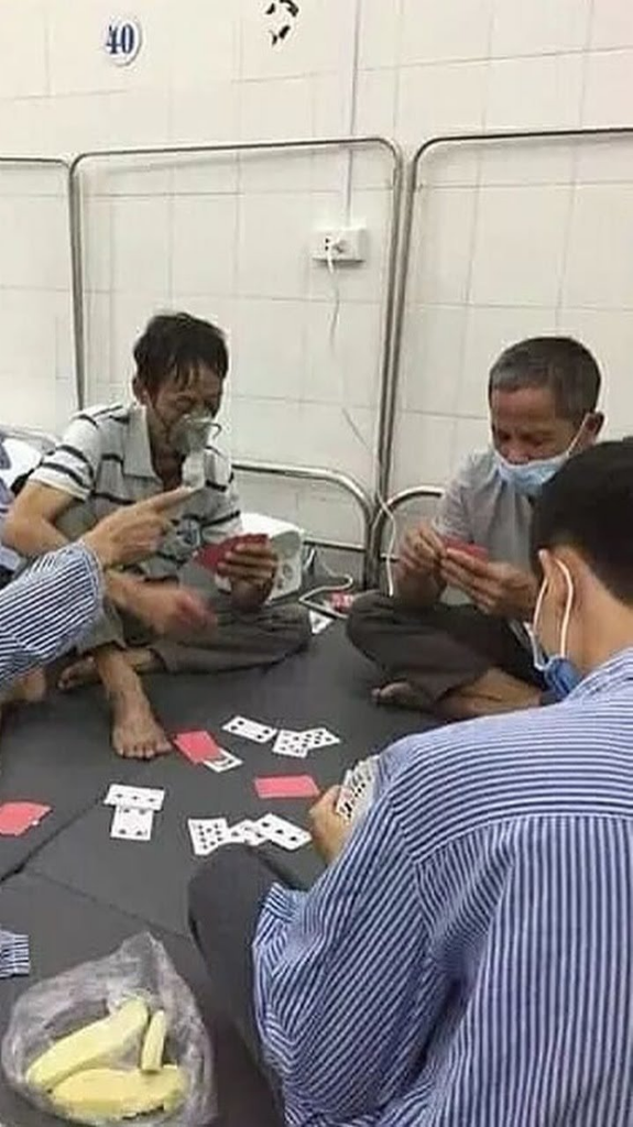 Deretan Meme dan Potret Nyeleneh Jenguk Teman Sakit, Bikin Ngakak!