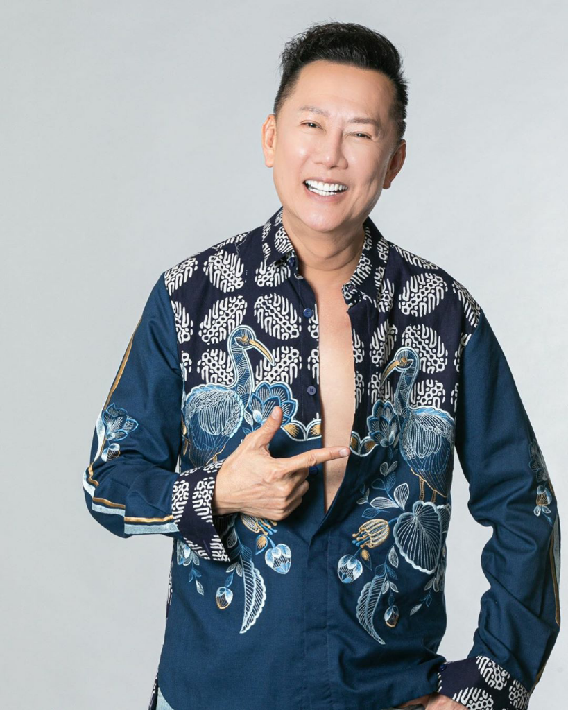 Papa Nawat, President Of MGI Yang Cinta Dengan Batik Indonesia!