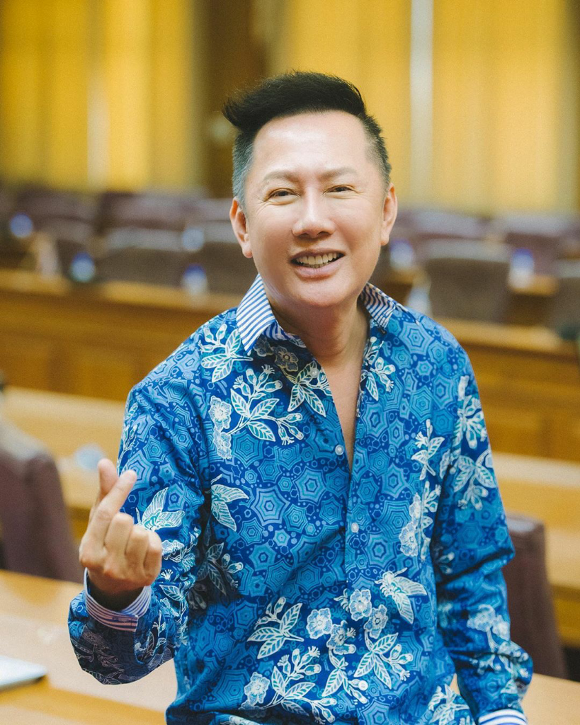 Papa Nawat, President Of MGI Yang Cinta Dengan Batik Indonesia!