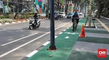 Mobil Tabrak Tujuh Pesepeda di Sudirman, Korban Dibawa ke RS