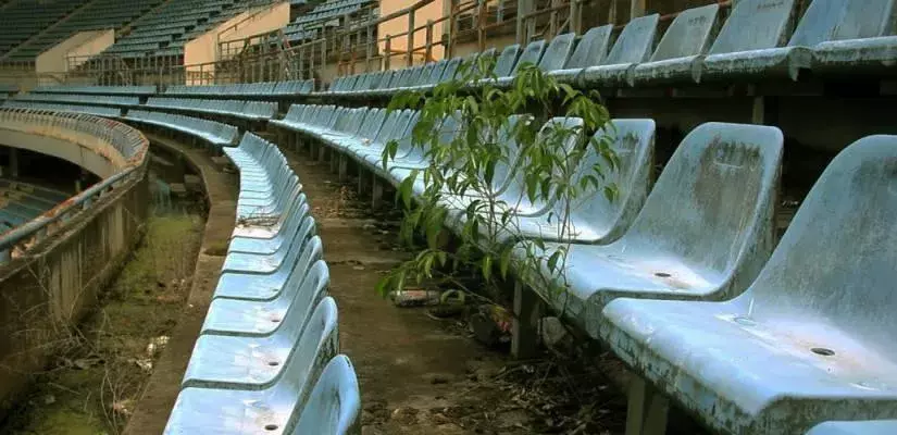Miris, Stadion 800 Milyar Ini Tak Terawat, Sampai Kursi Penonton Ditumbuhi Rumput