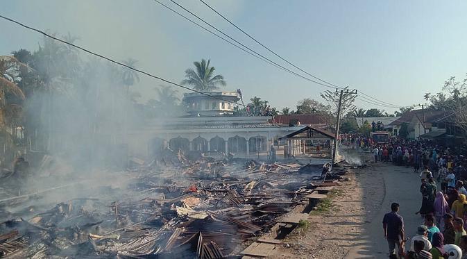 Masjid Takarub di Aceh Hangus Terbakar, Petugas Dalami Asal Api