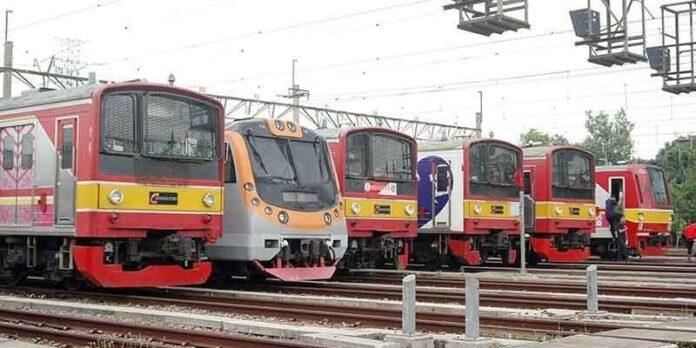 Hari Ini Kereta Commuter Line Beroperasi Hingga Pukul 03.00 Besok, Simak Jadwalnya