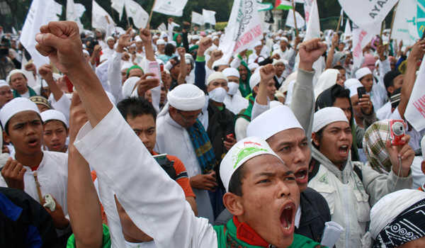 FPI &quot;Ormas Tak WAJIB Daftar ke Pemerintah&quot; | &quot;Tak Menepis Ada PREMAN&quot;