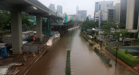 Terendam Banjir, Jalan HR Rasuna Said Lumpuh