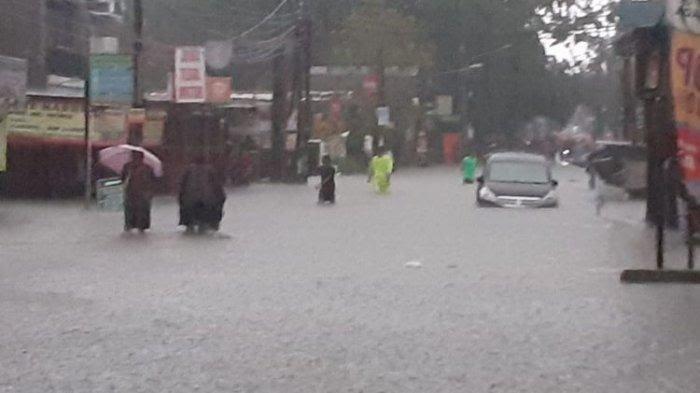 Foto Terparah Banjir Lumpuhkan Jakarta Pagi Ini, Tangis Duka Siswa SMA Tewas Kesetrum
