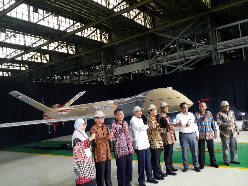 NGERI! Inilah Foto &quot;PENAMPAKAN&quot; Pesawat Tanpa Awak Milik INDONESIA !