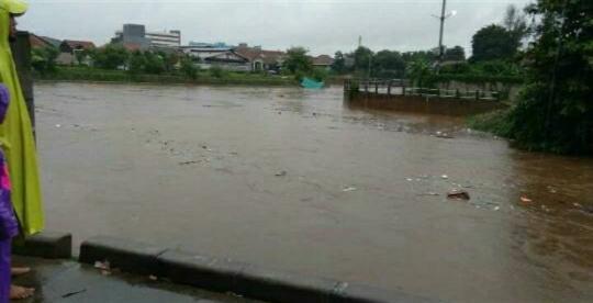 Tahun Baru, Jakarta Di Kepung Banjir