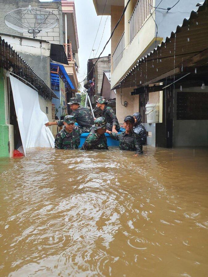Tahun Baru, Jakarta Di Kepung Banjir