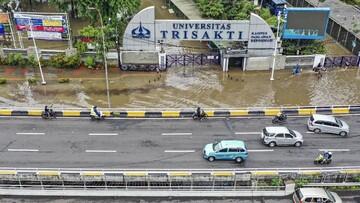 Pengungsi Banjir Jakarta Capai 31.232 Orang